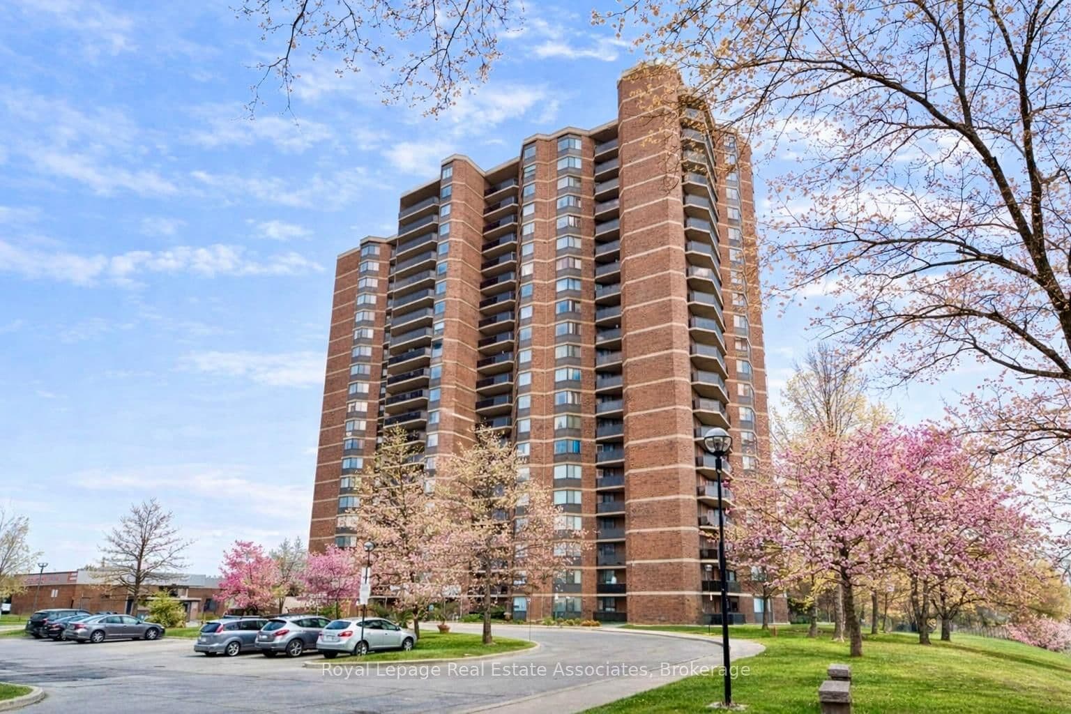 1907 - 234 Albion Road, Toronto, ON