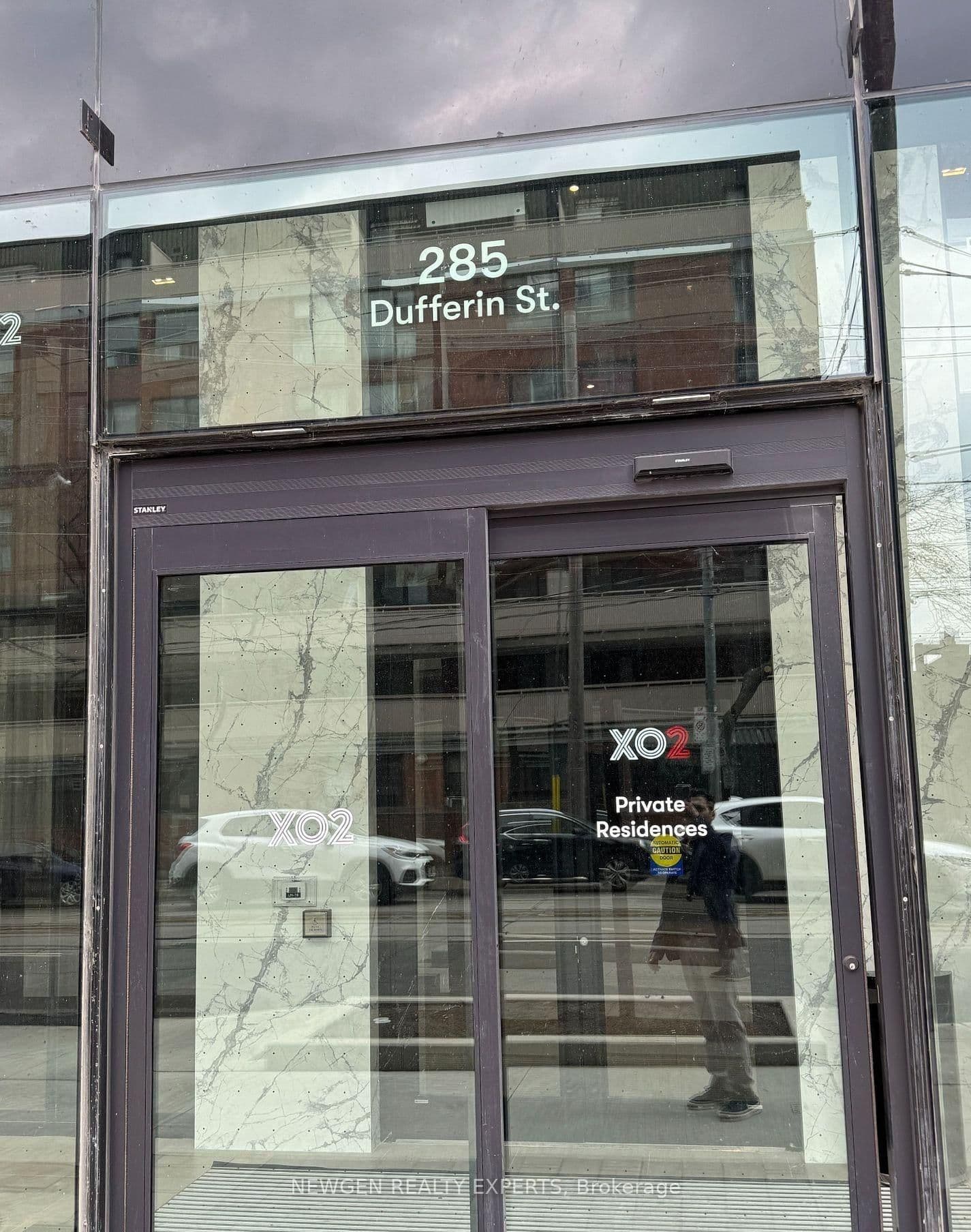 501 - 285 DUFFERIN Street, Toronto, ON — photo 2