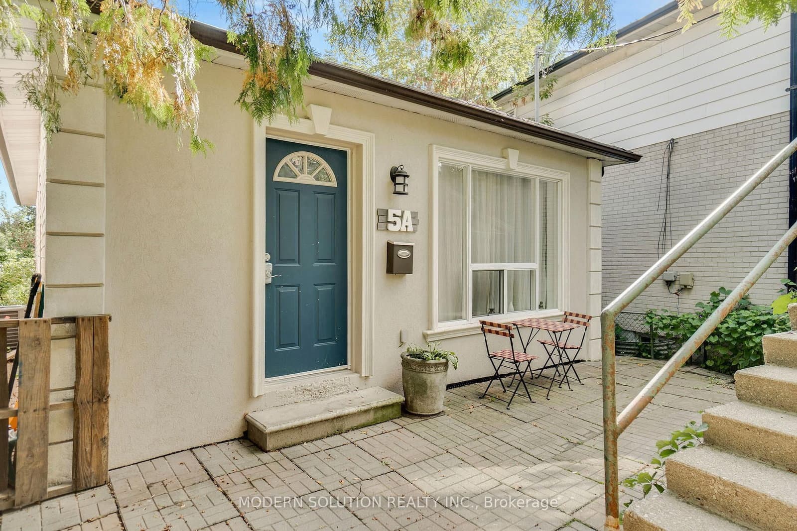 5A Dynevor Road, Toronto, ON