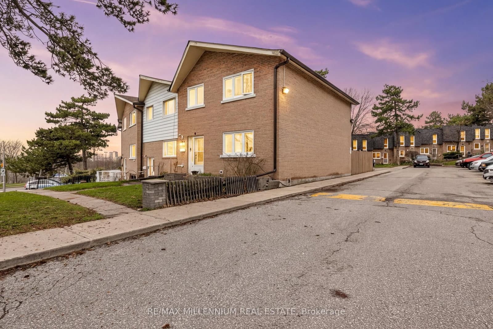 5 - 10 Grandravine Drive, Toronto, ON