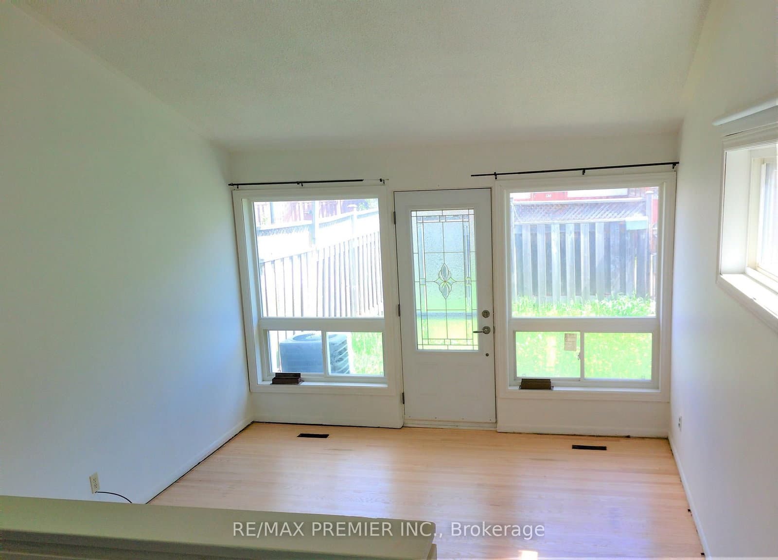 82 - 248 John Garland Boulevard, Toronto, ON — photo 2
