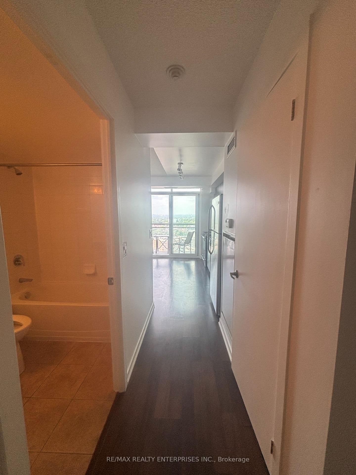 2009 - 38 Joe Shuster Way, Toronto, ON — photo 2