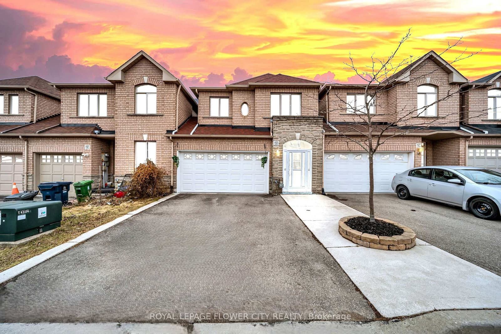 15D View Green Crescent, Toronto, ON
