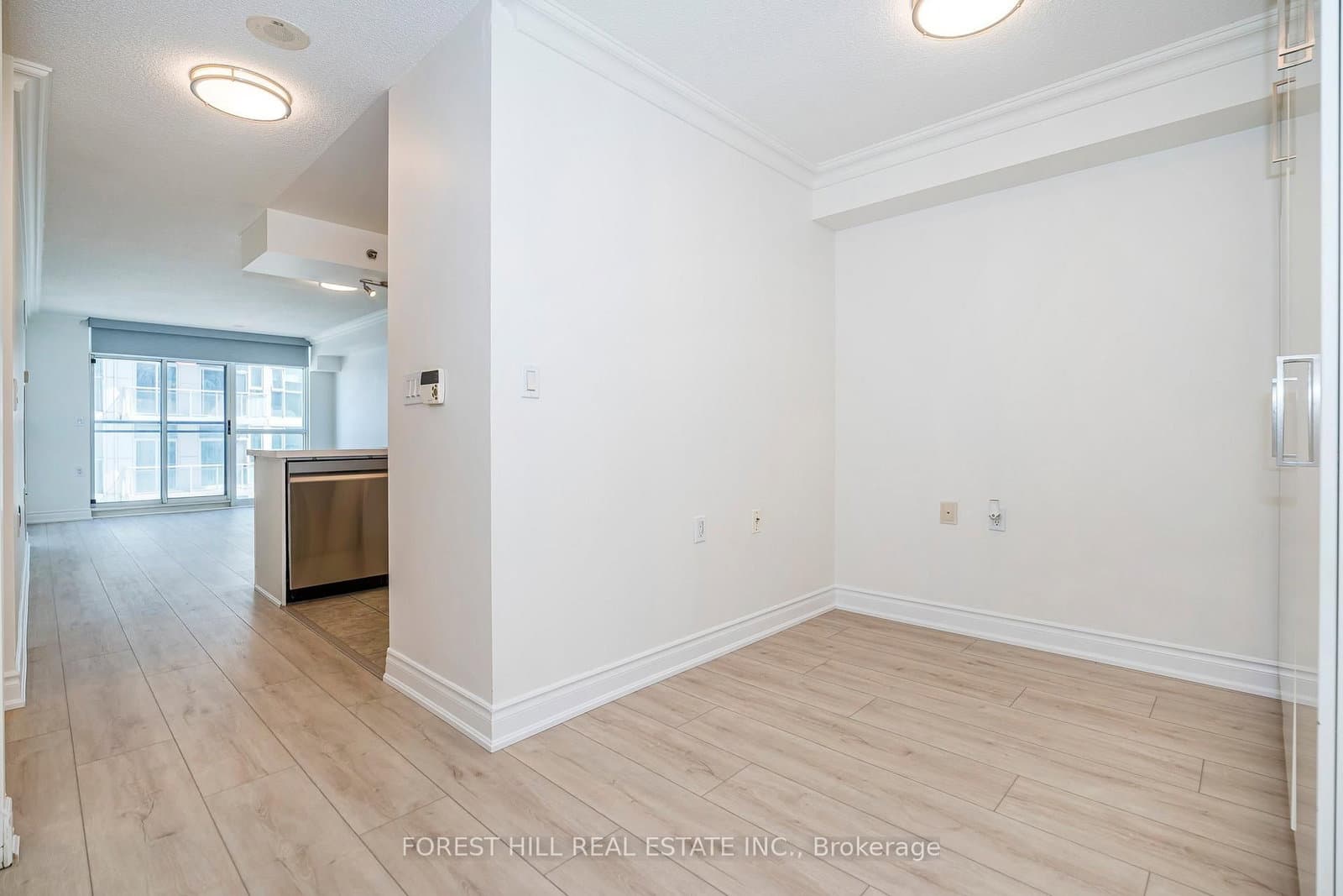709 - 3 Marine Parade Drive, Toronto, ON — photo 2