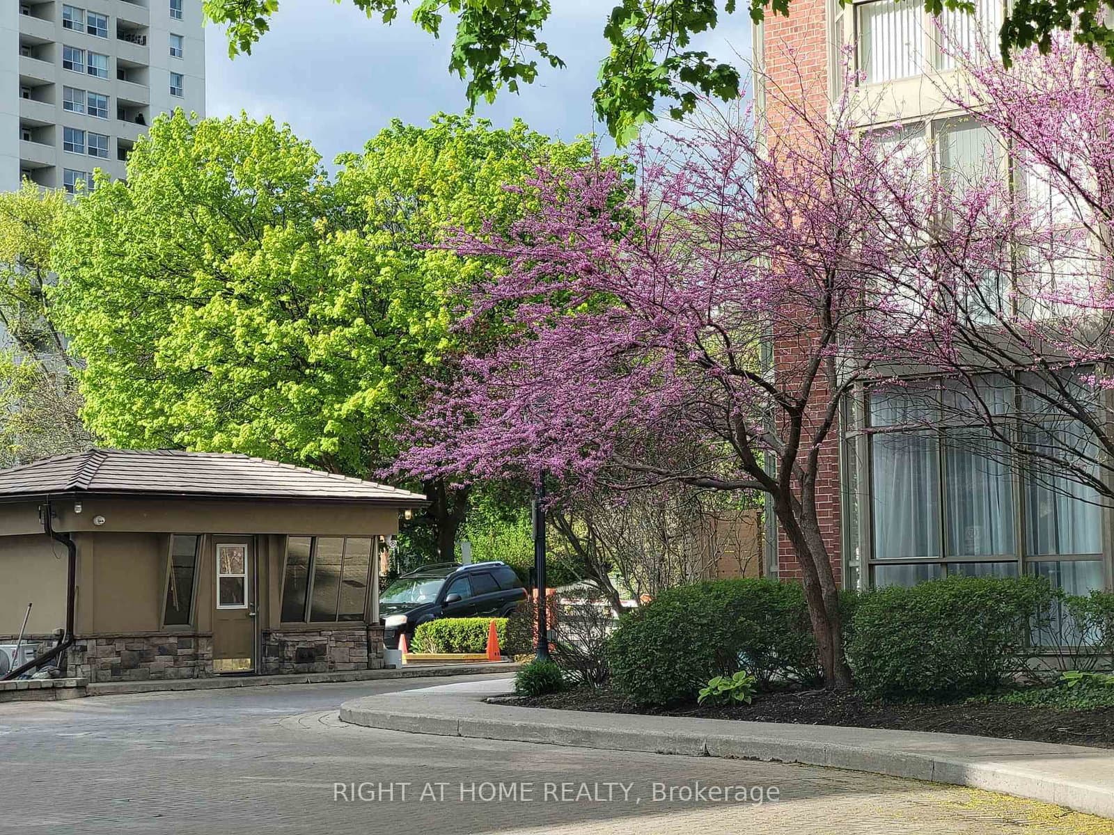 332 - 22 Southport Street, Toronto, ON