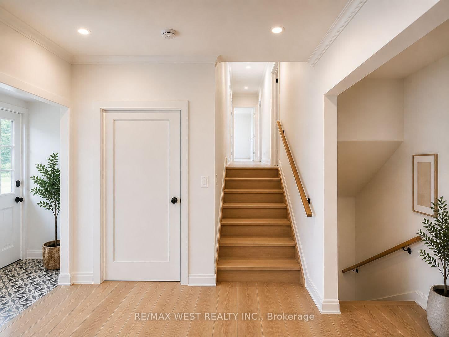 Main Level - 73 Ravensbourne Crescent, Toronto, ON — photo 2