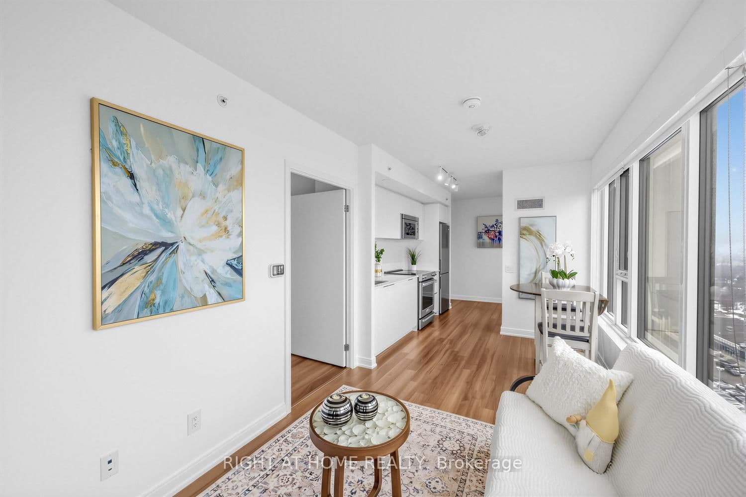 1404 - 30 Samuel Wood Way, Toronto, ON — photo 2