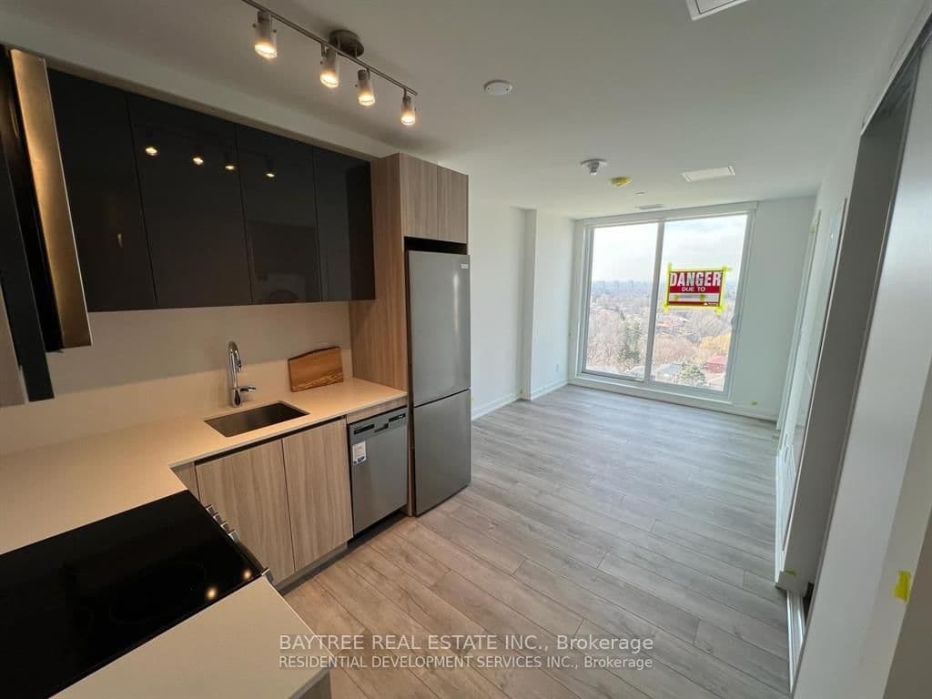 1102 - 3100 Keele Street, Toronto, ON — photo 2