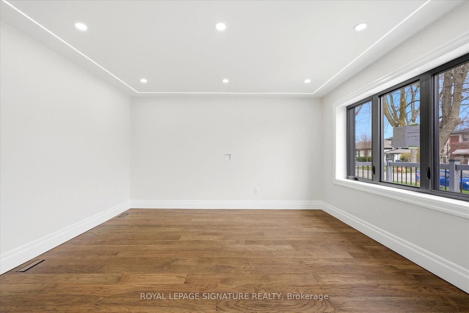 24 Treeview Drive, Toronto, ON — photo 3