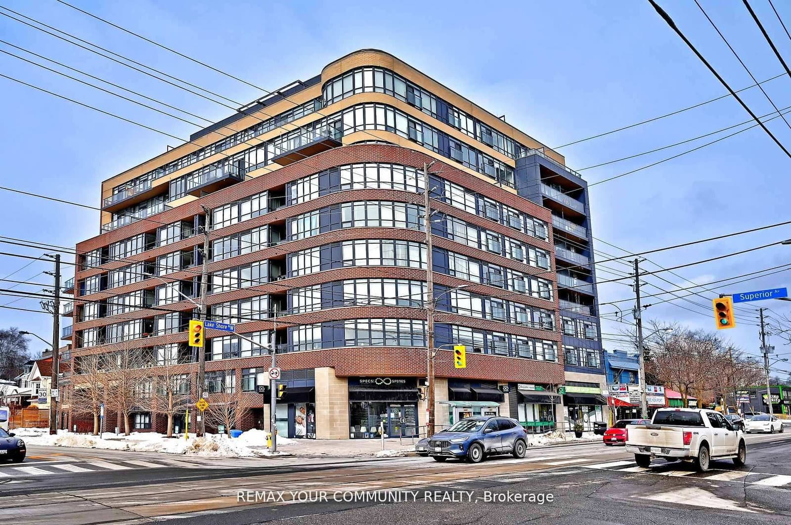 907 - 11 Superior Avenue, Toronto, ON — photo 3