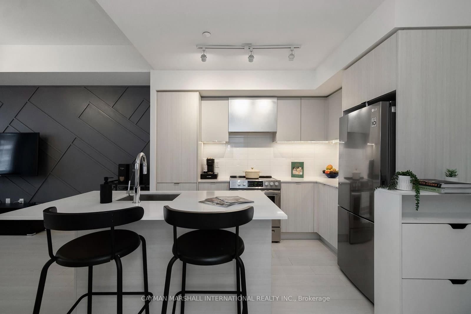 108 - 30 Gibbs Road, Toronto, ON