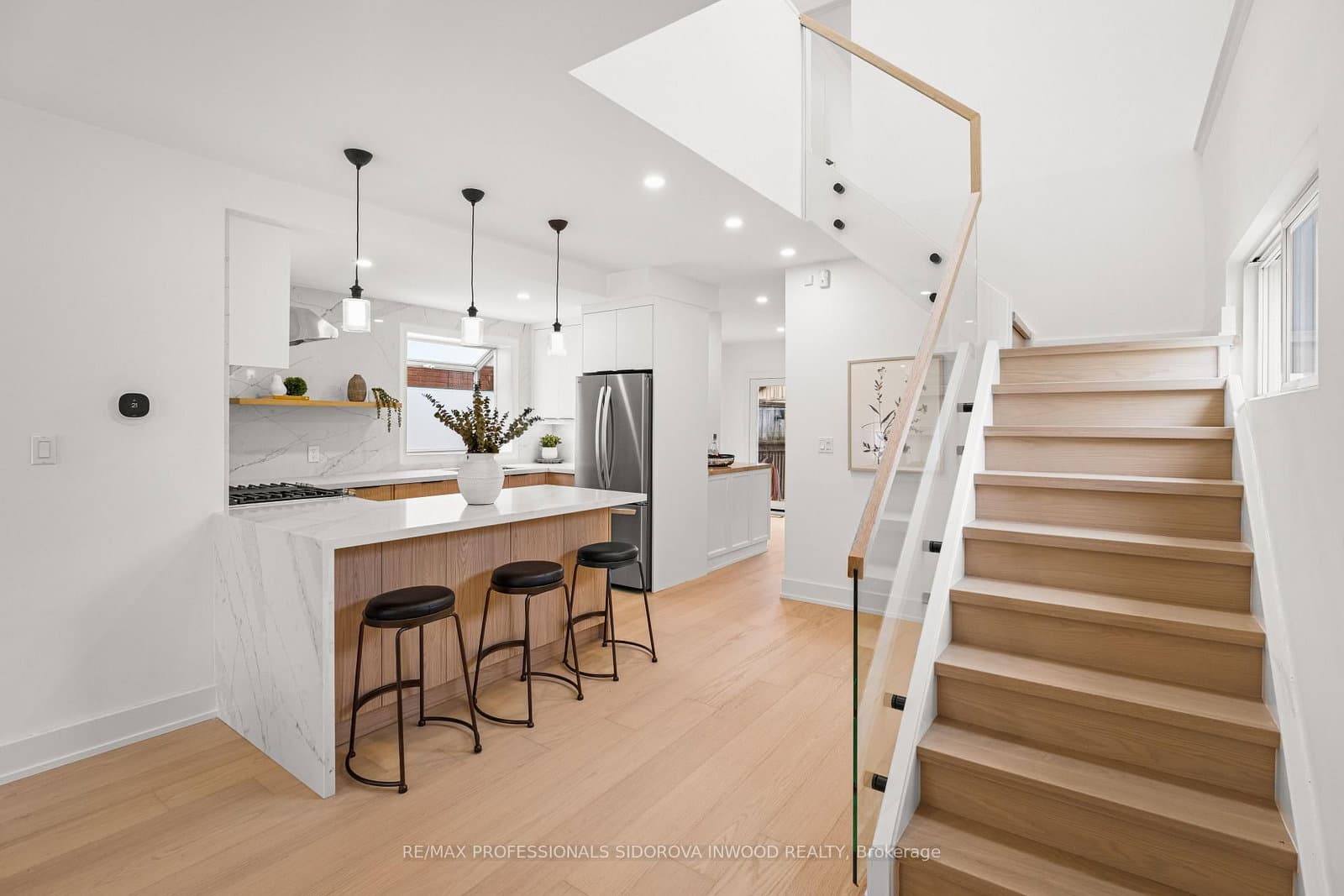 2 Ostend Avenue, Toronto, ON — photo 3