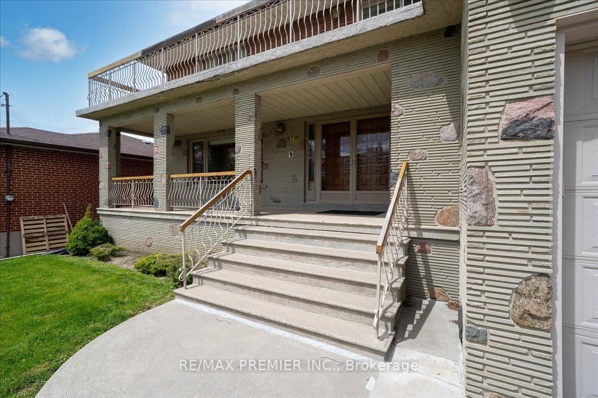 100 Hallsport Crescent, Toronto, ON — photo 3