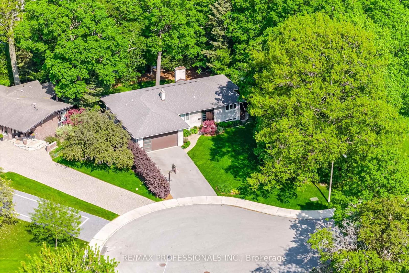 10 Cosway Court, Toronto, ON — photo 2