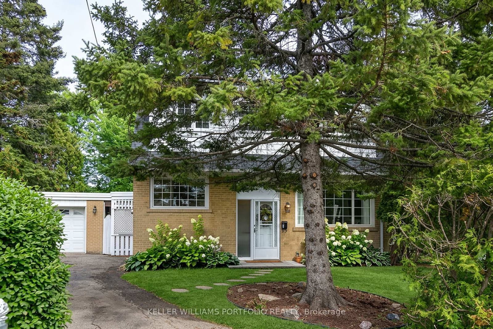 88 Sabrina Dr Drive, Toronto, ON — photo 3