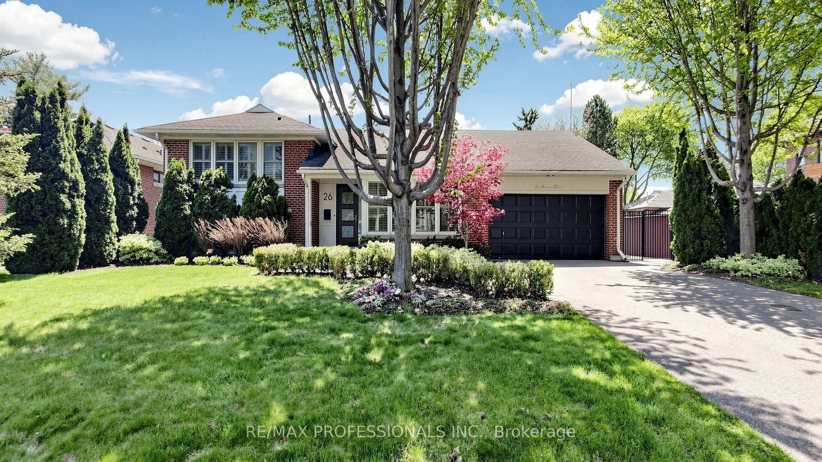 26 Abilene Drive, Toronto, ON — photo 2