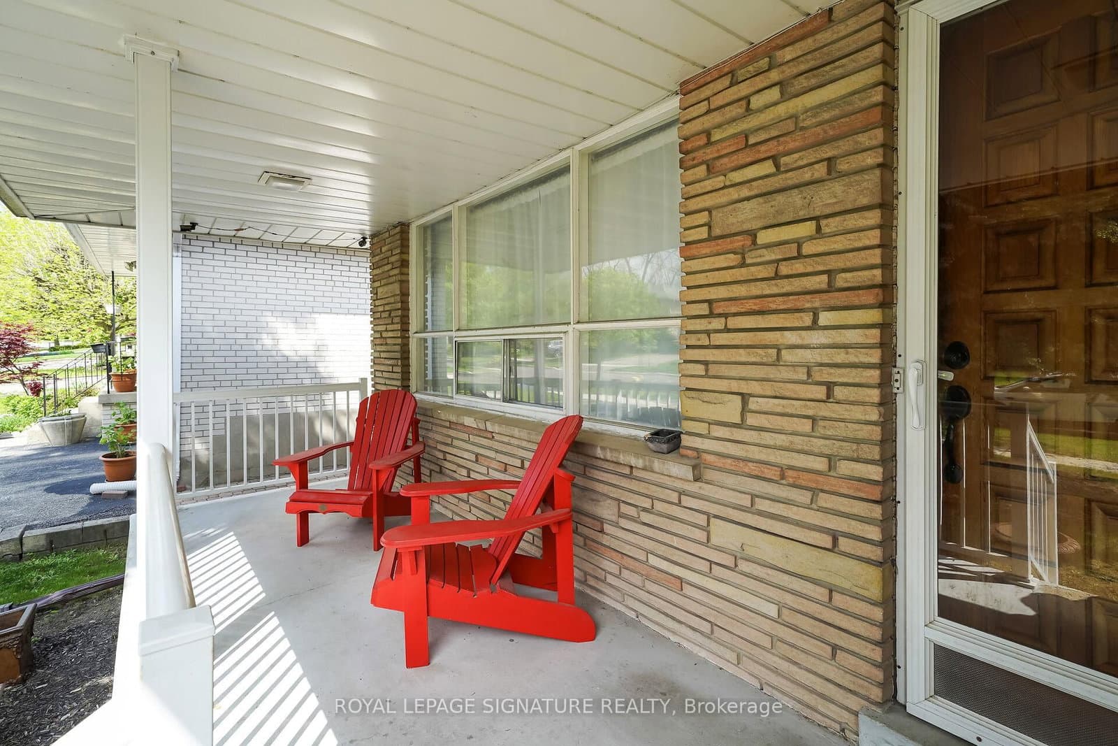 22 Hamptonbrook Drive, Toronto, ON — photo 3