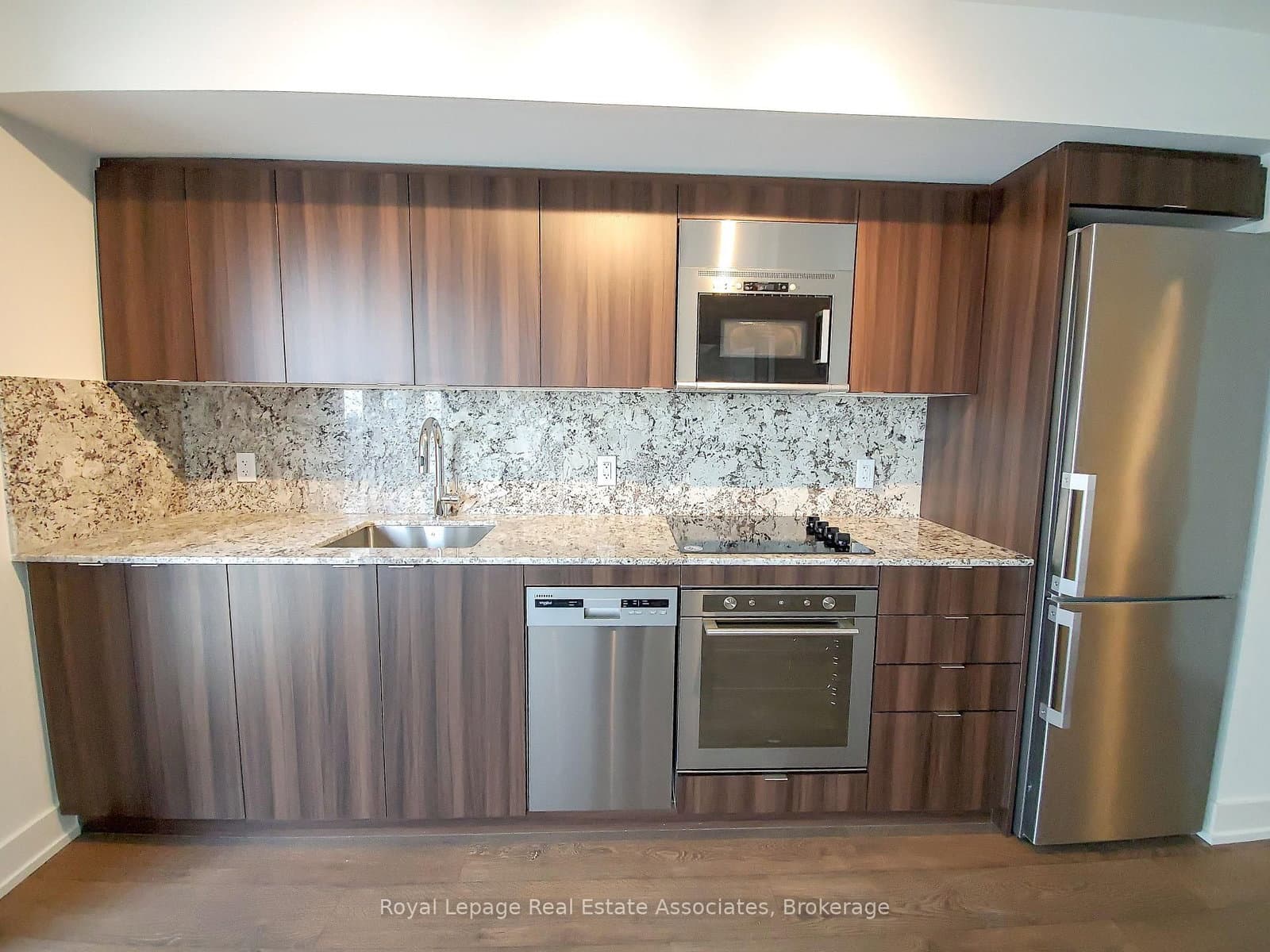 1330 - 5 Mabelle Avenue, Toronto, ON — photo 2