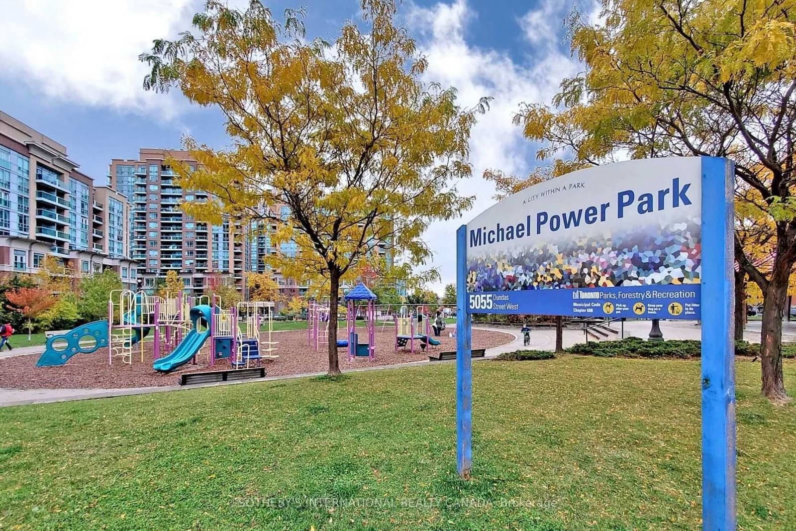 30 Michael Power Place, Toronto, ON — photo 2