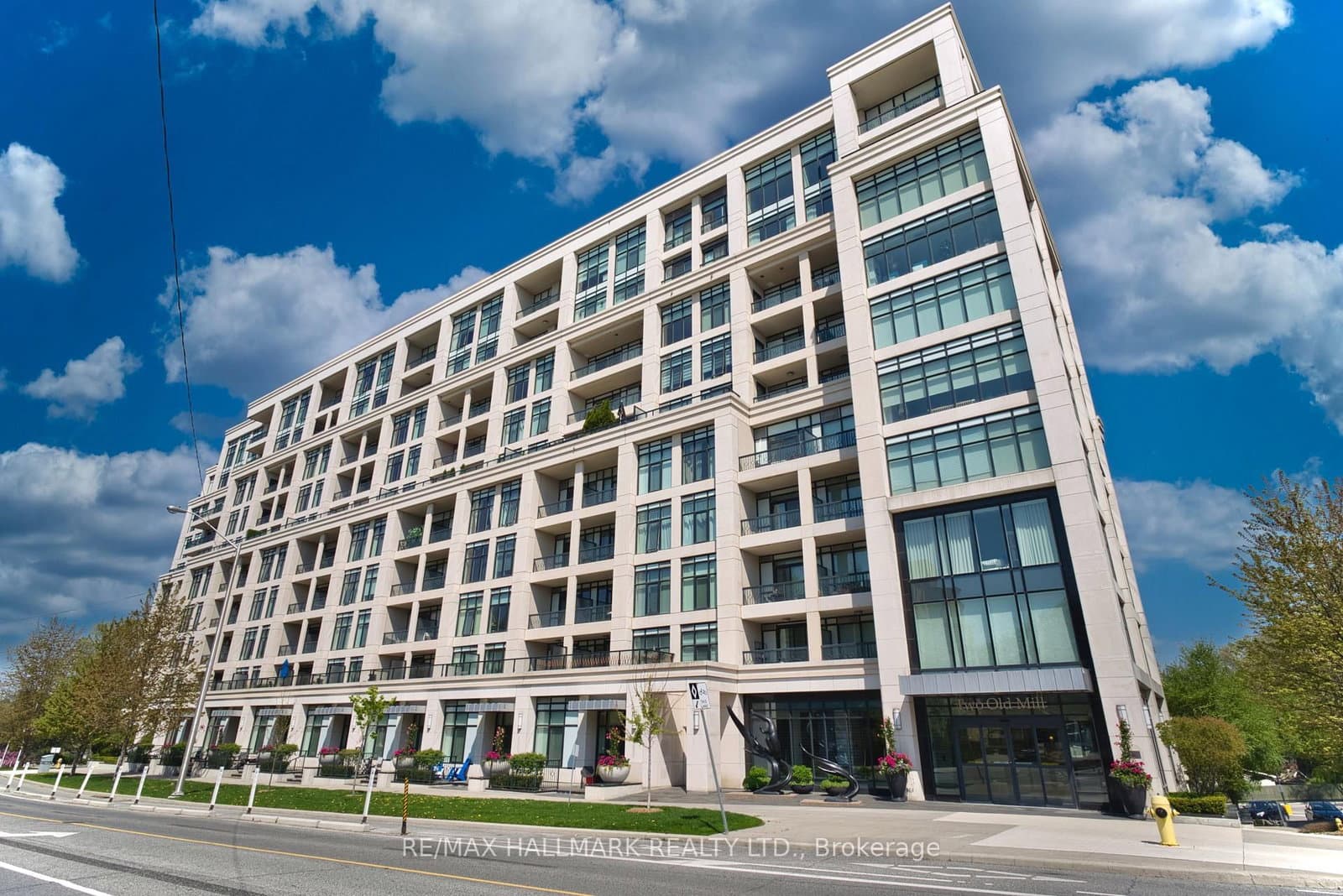 316 - 2 Old Mill Drive, Toronto, ON — photo 2