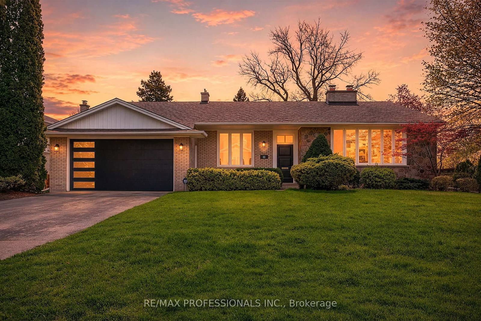 23 Ravensbourne Crescent, Toronto, ON