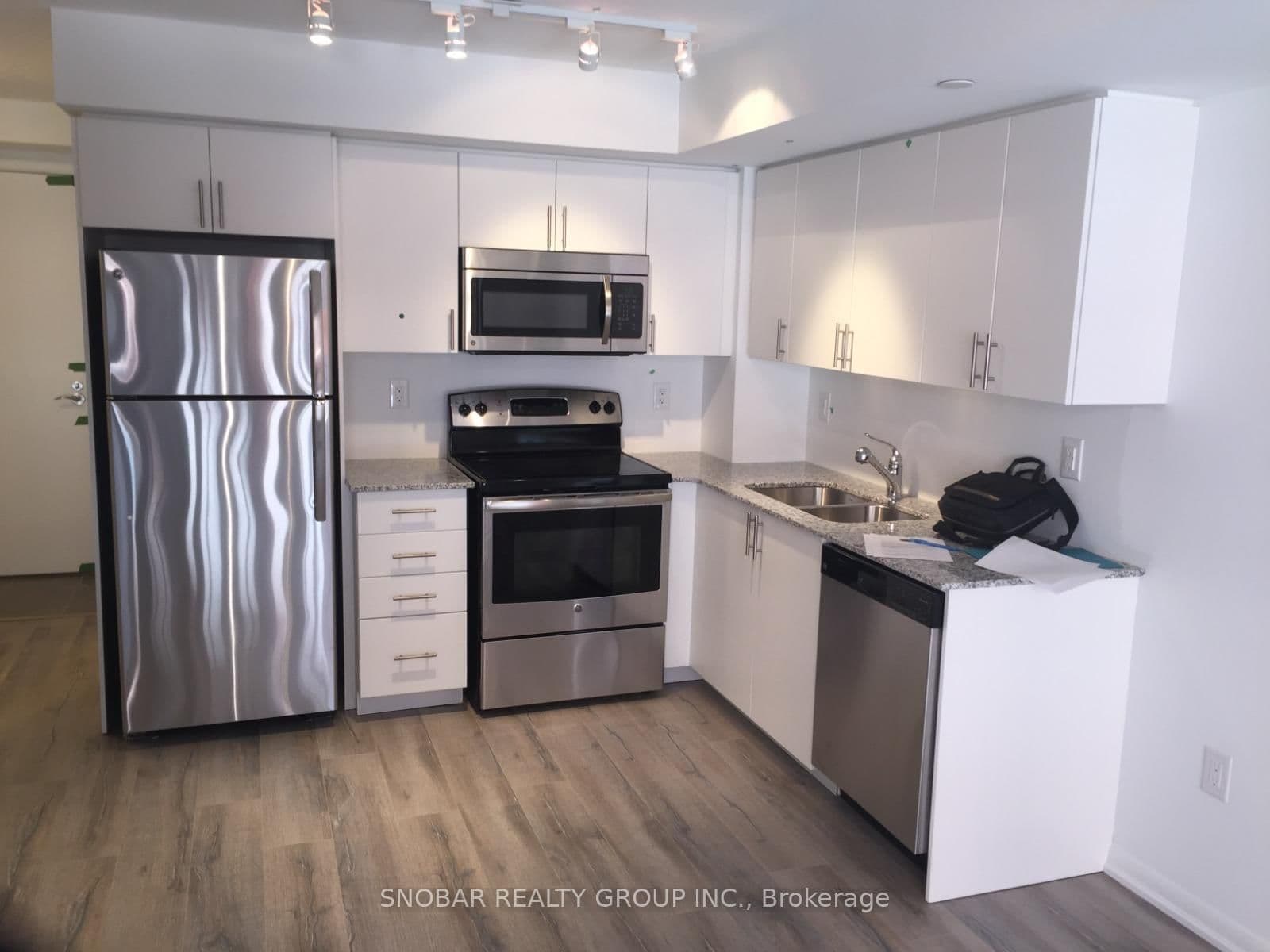 423 - 830 Lawrence Avenue, Toronto, ON