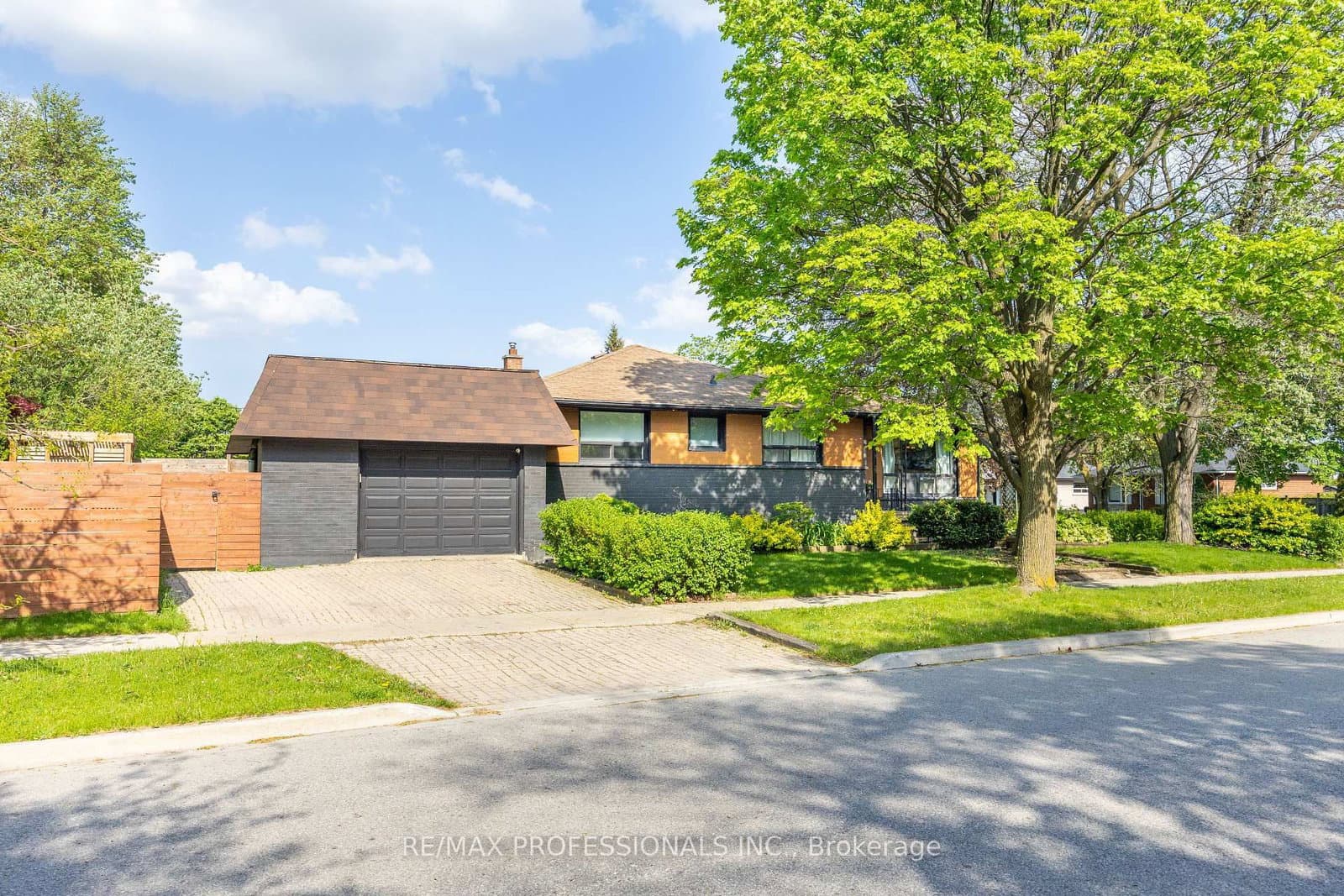 33 Brampton Road, Toronto, ON