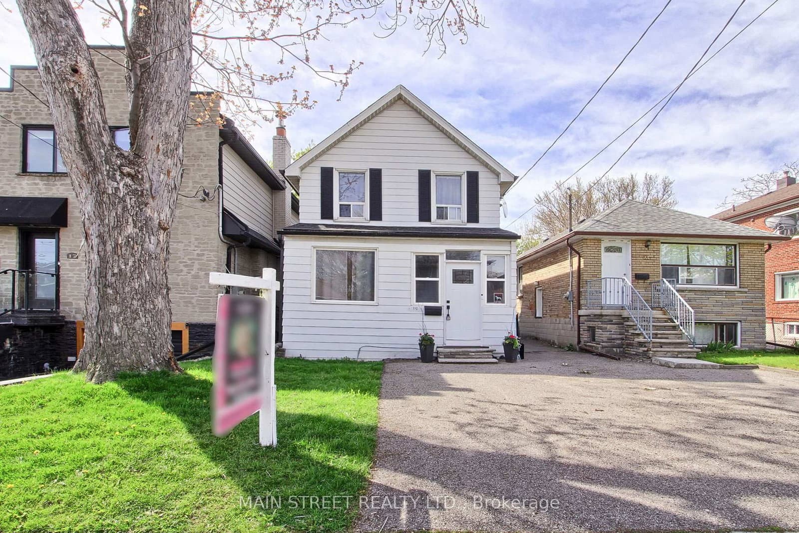 19 Macdonald Street, Toronto, ON — photo 2