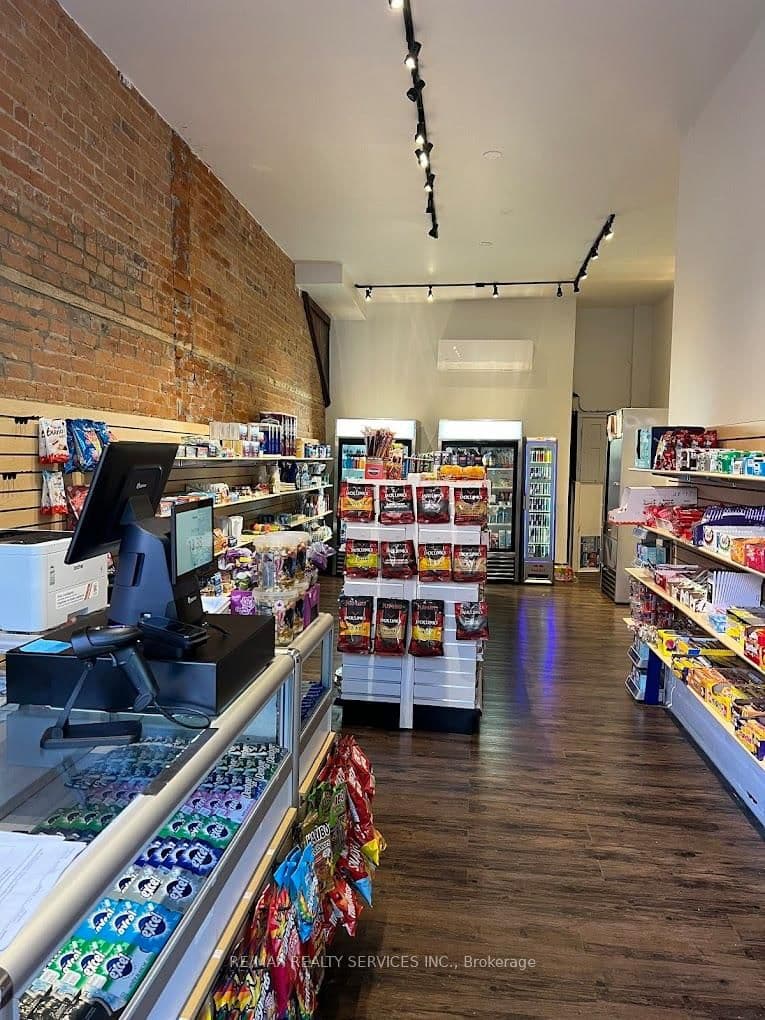 2739 Dundas Street, Toronto, ON