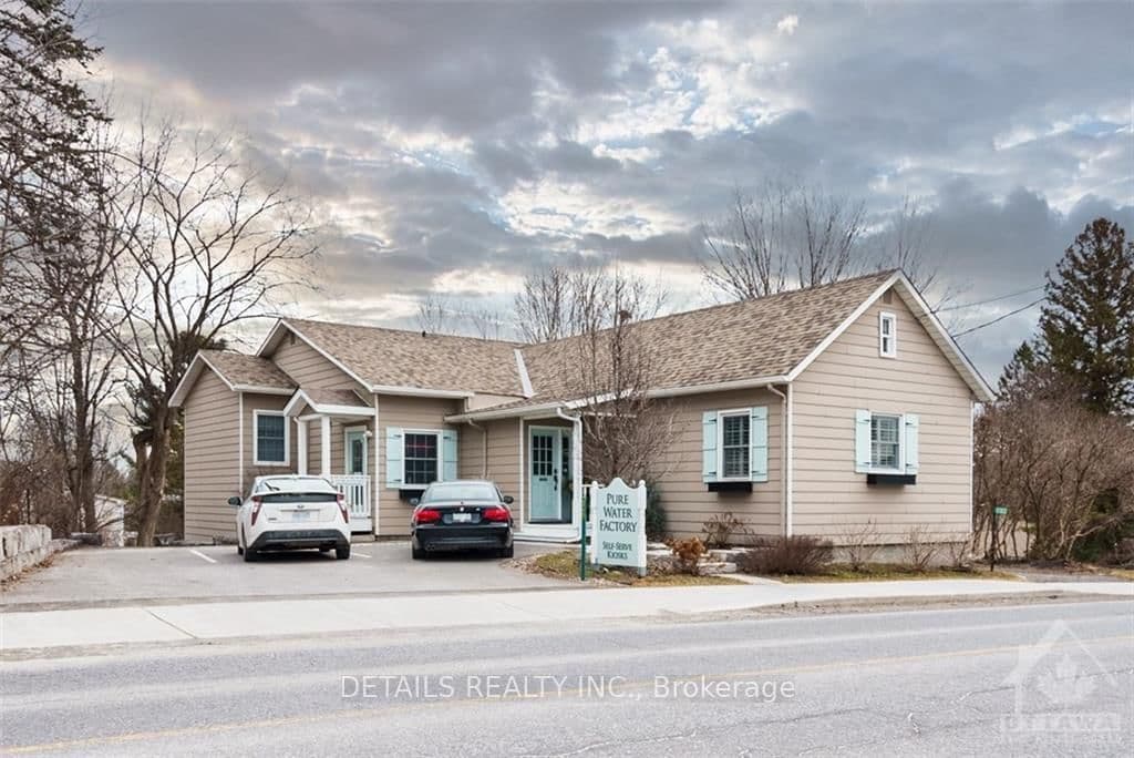 5583 MANOTICK MAIN Street, Ottawa, ON