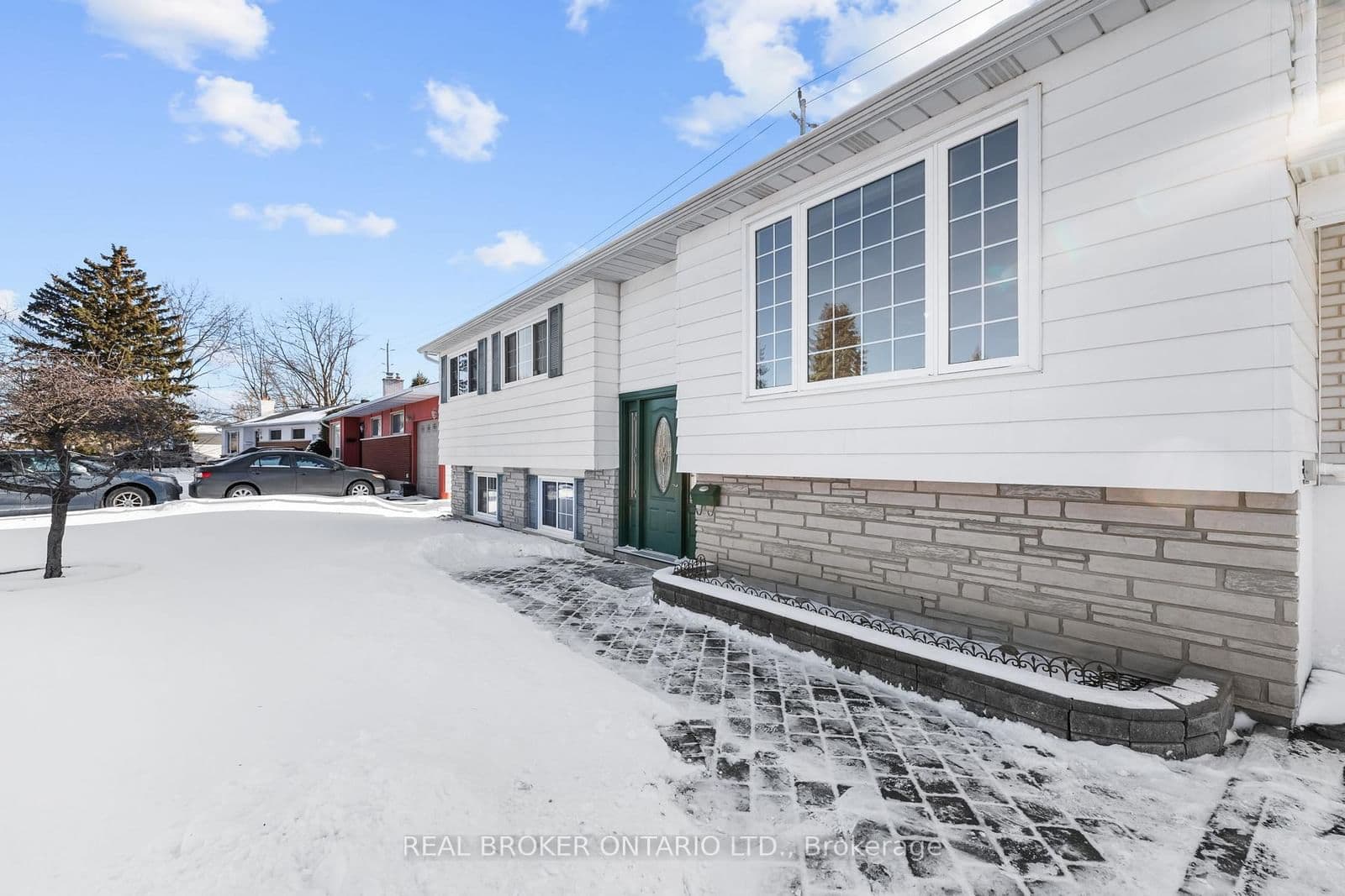 26 Tanglewood Drive, Nepean, ON — photo 2