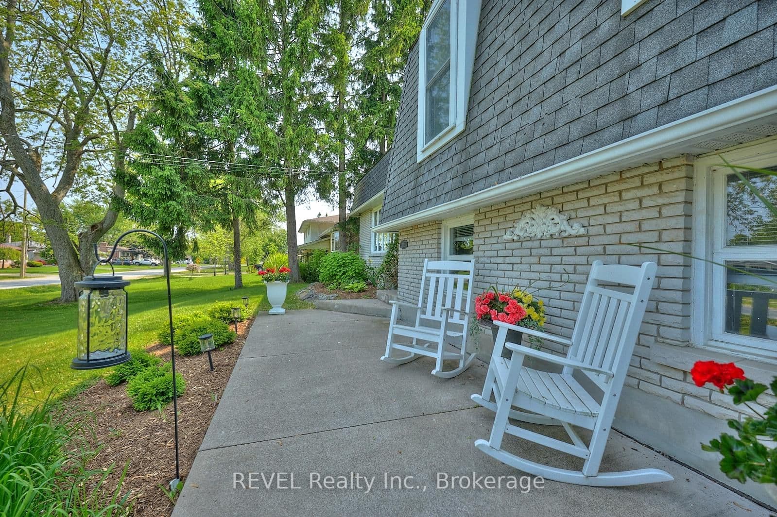877 Daytona Drive, Fort Erie, ON — photo 2
