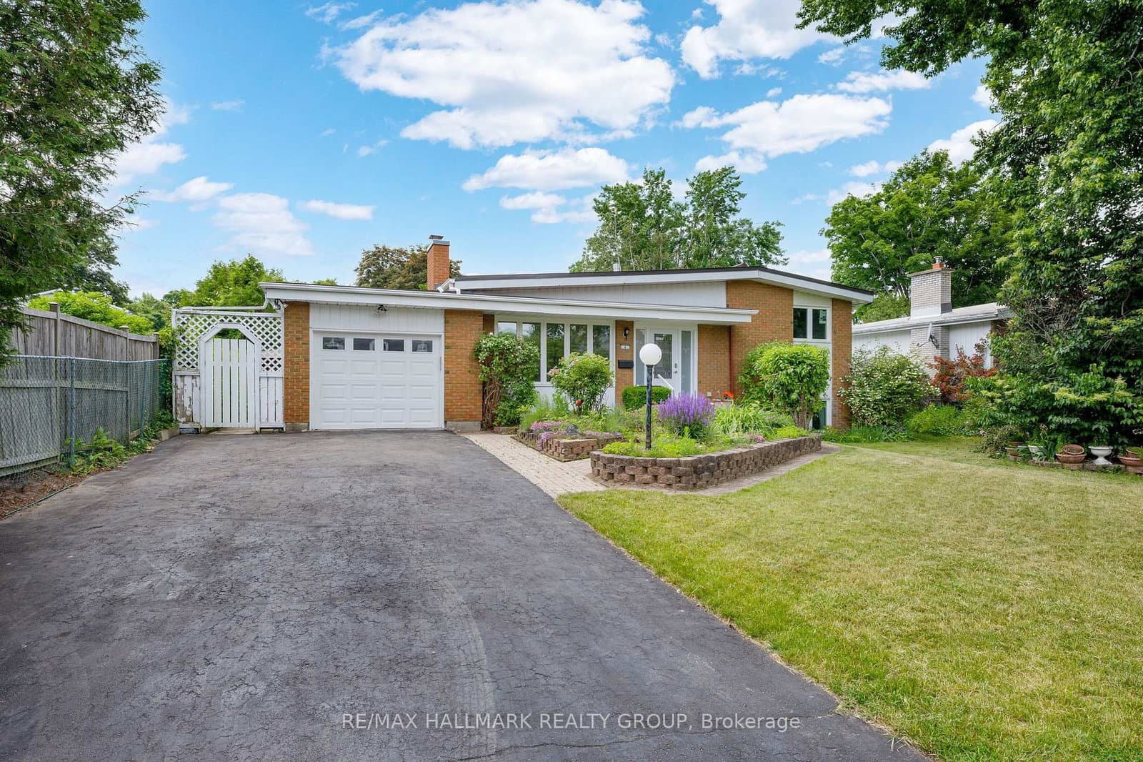 4 Roberta Crescent, Barrhaven, ON