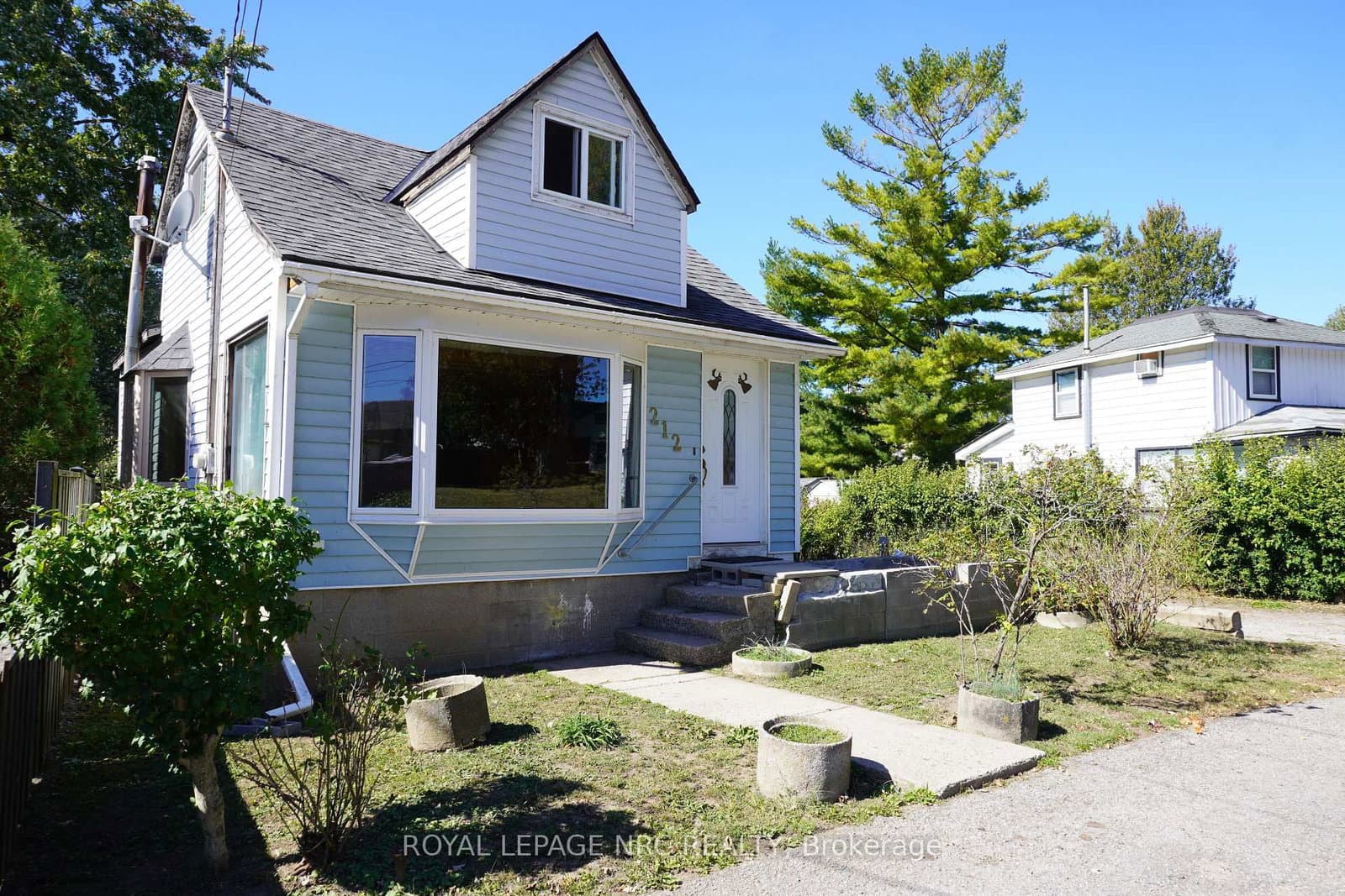 212 Lincoln Road, Fort Erie, ON — photo 3