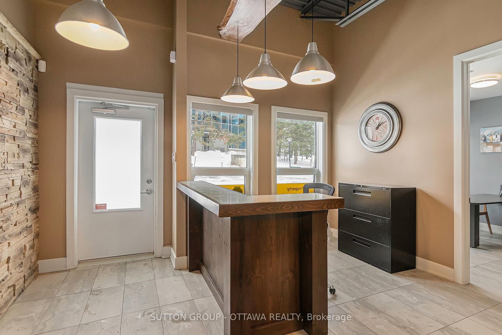 D19 - 2285 St Laurent Boulevard, Ottawa, ON — photo 2