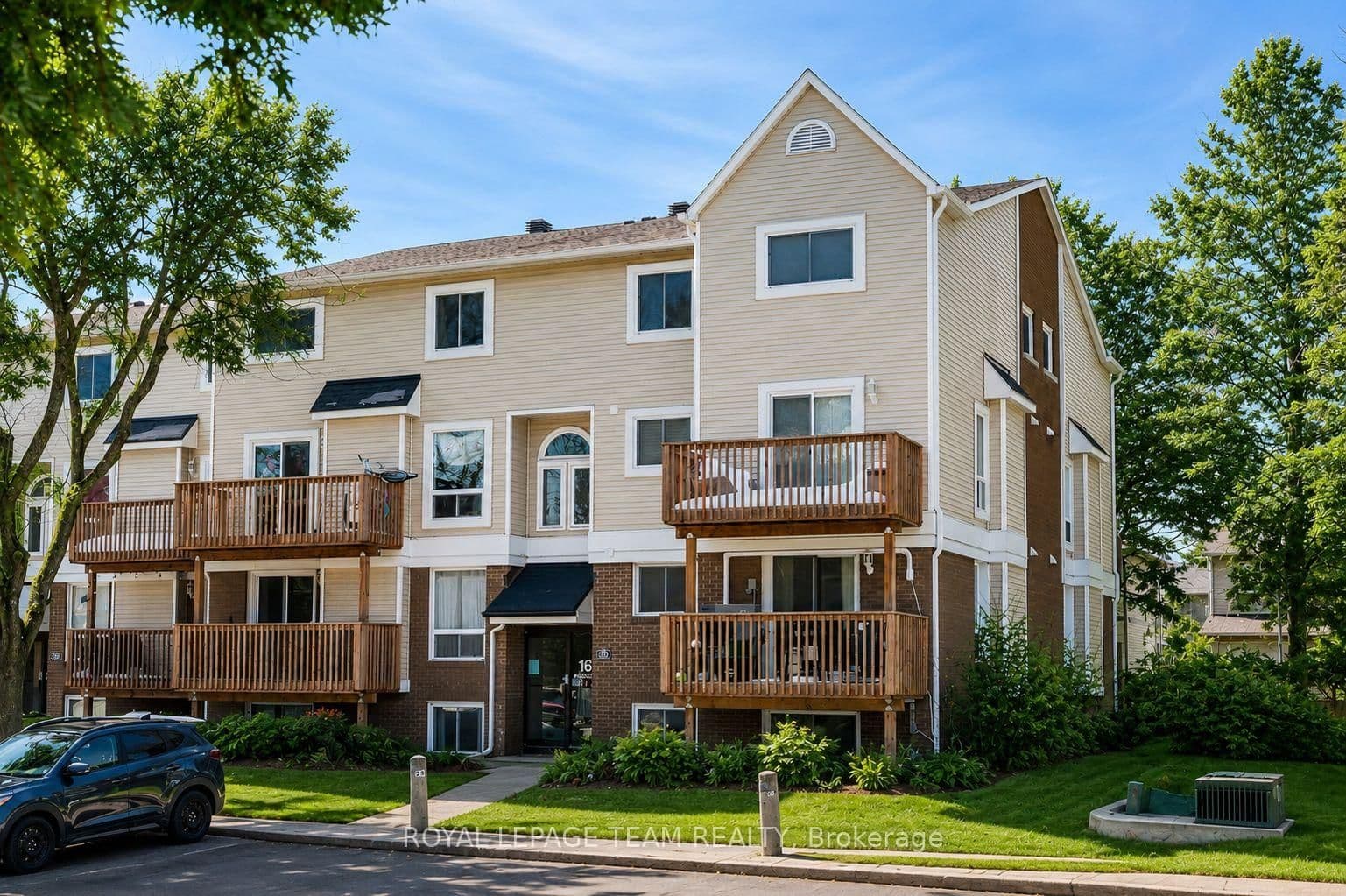 4 - 160 Fenerty Court, Ottawa, ON — photo 1