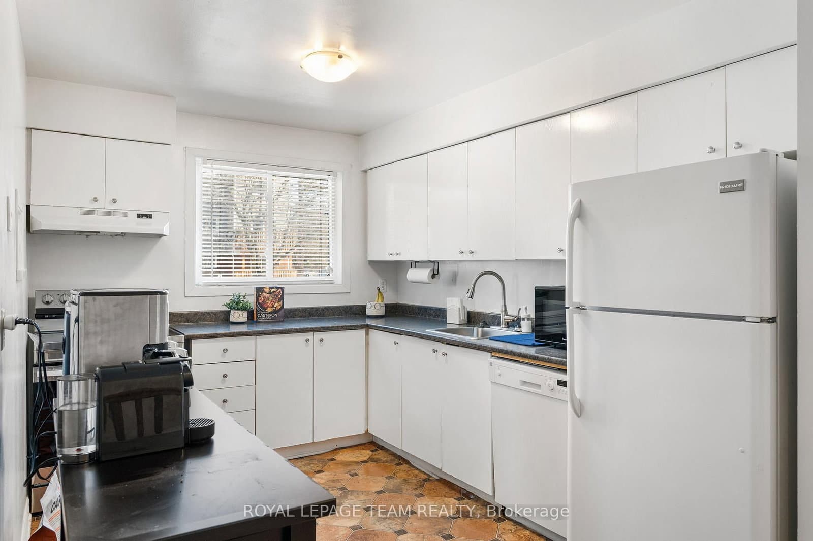 4 - 160 Fenerty Court, Ottawa, ON — photo 4