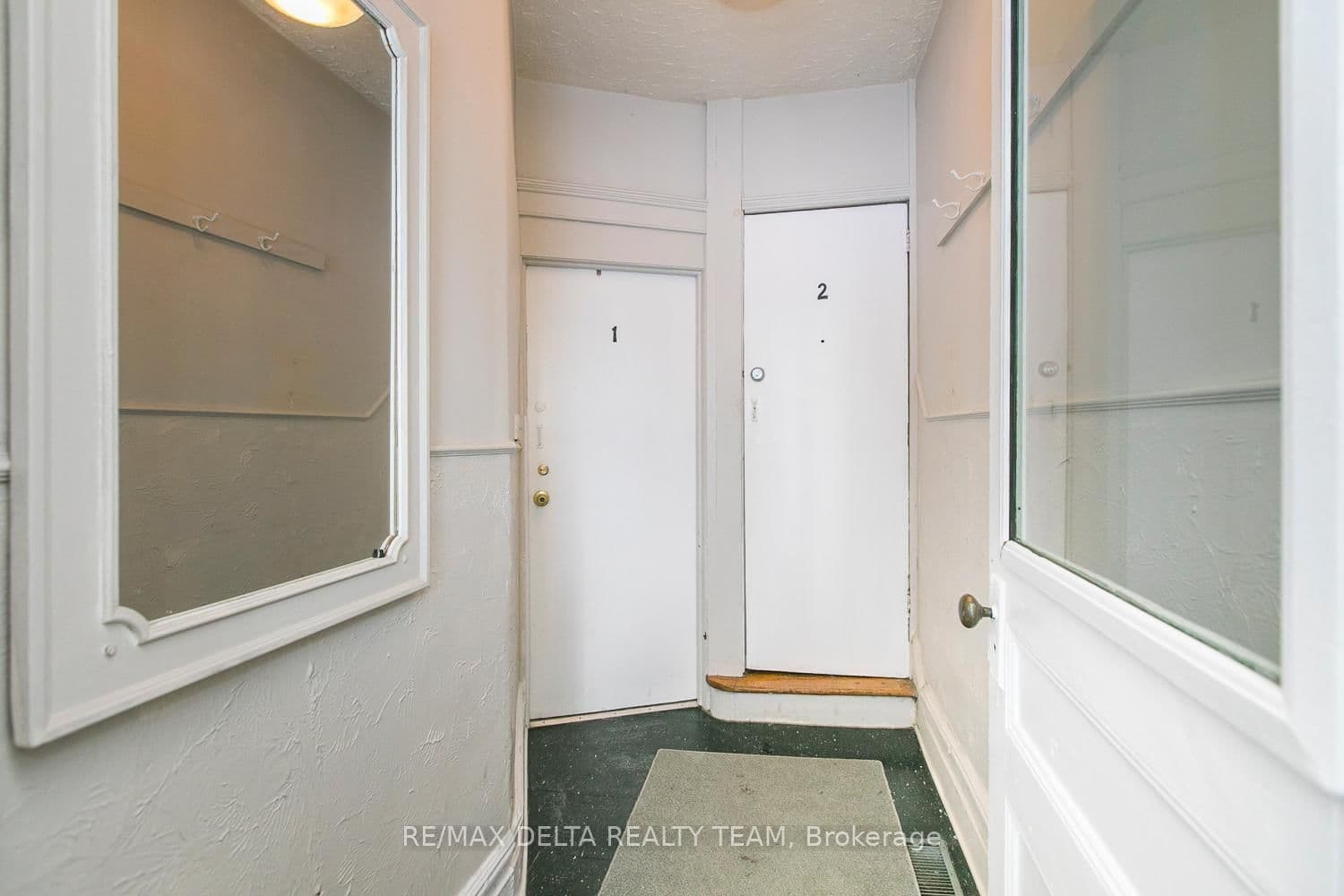 27 Perkins Street, Ottawa, ON — photo 2