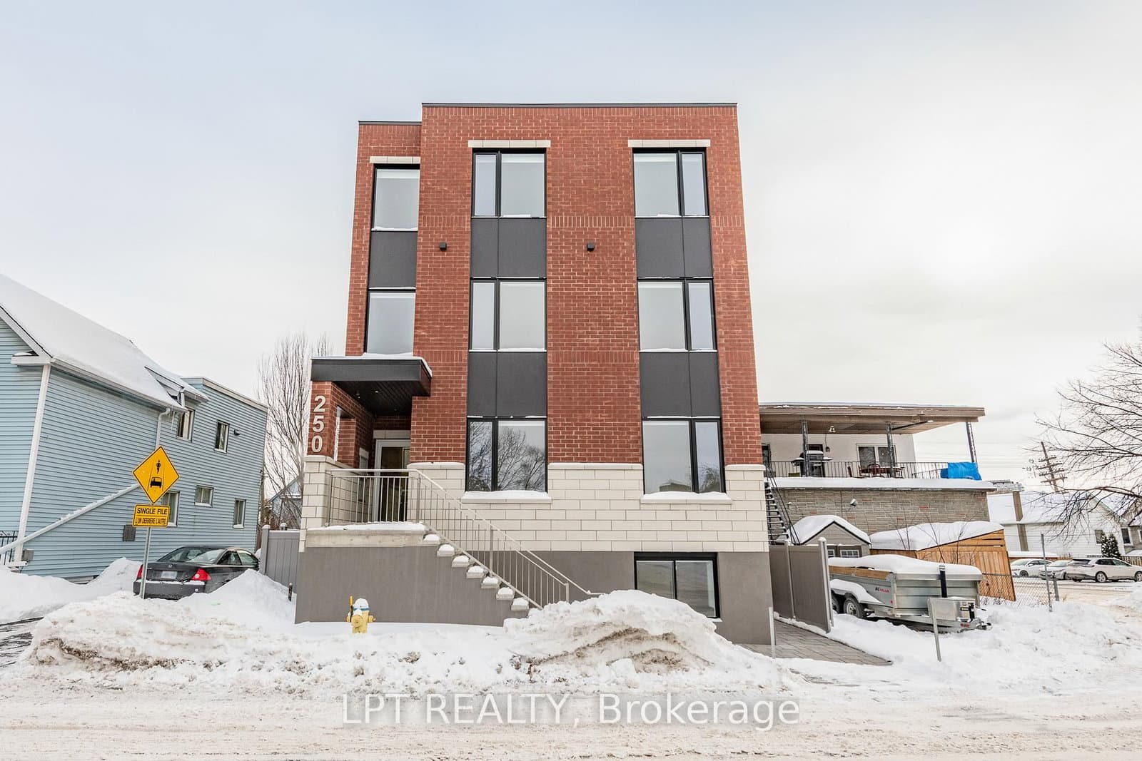 4 - 250 Shakespeare Street, Ottawa, ON