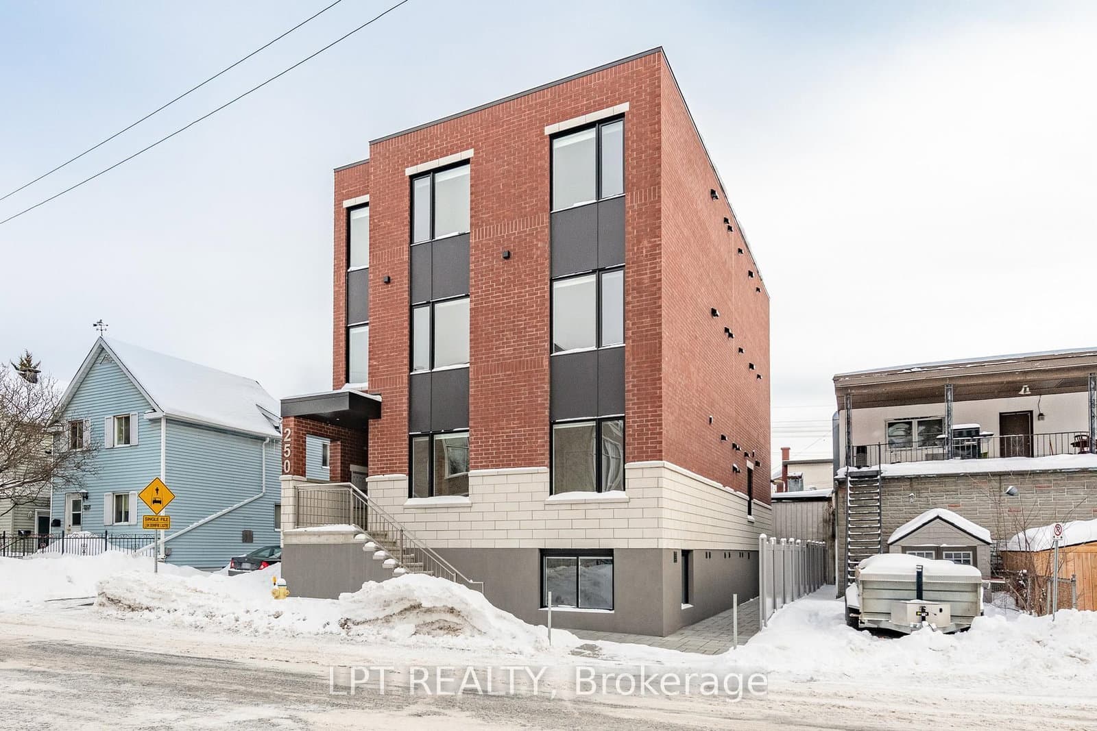 4 - 250 Shakespeare Street, Ottawa, ON — photo 2