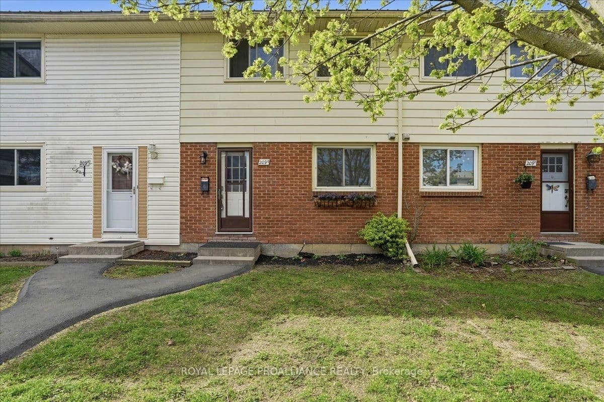 G - 209 North Park Street, Belleville, ON