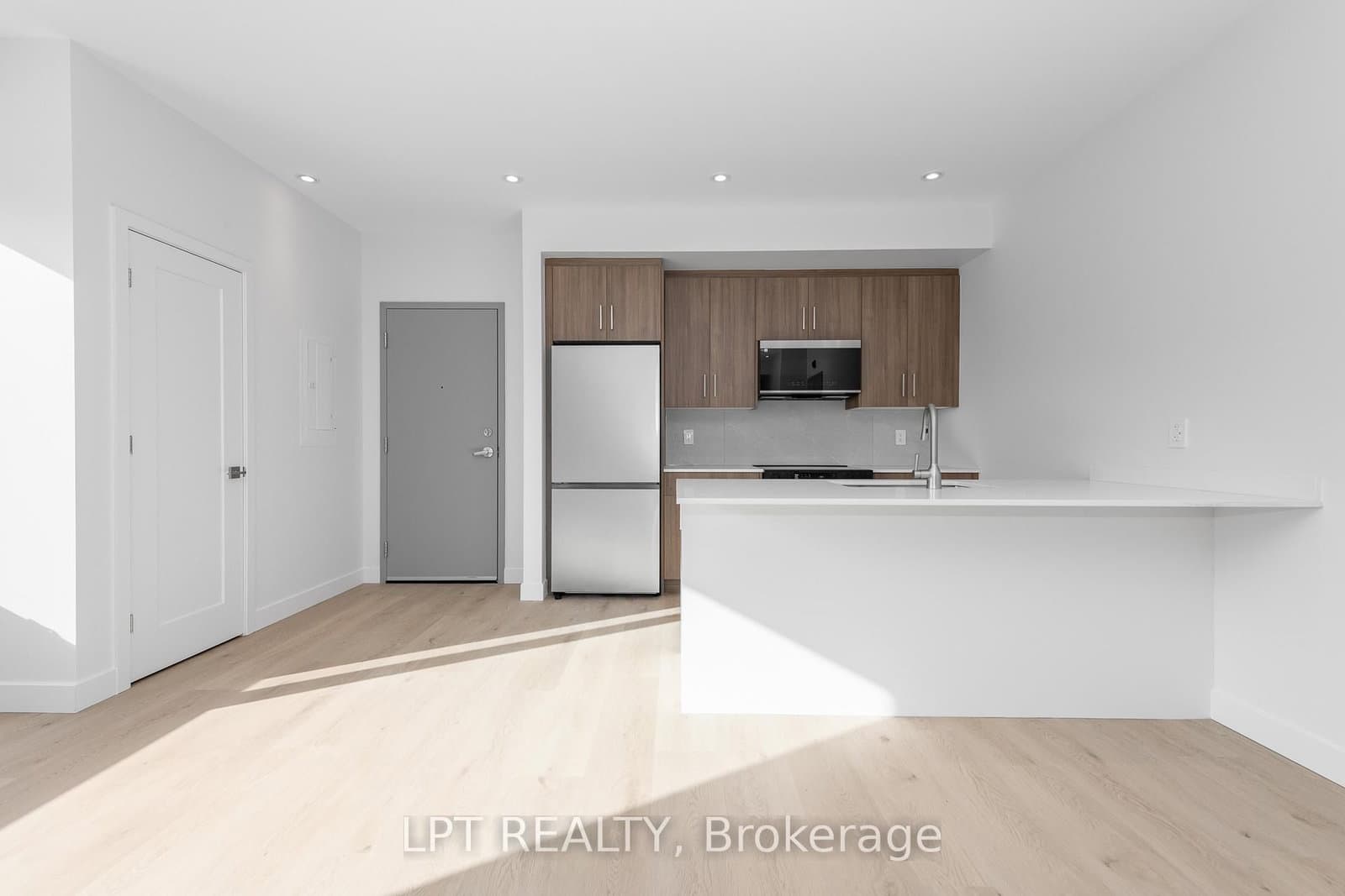 5 - 319 Shakespeare Street, Ottawa, ON — photo 3