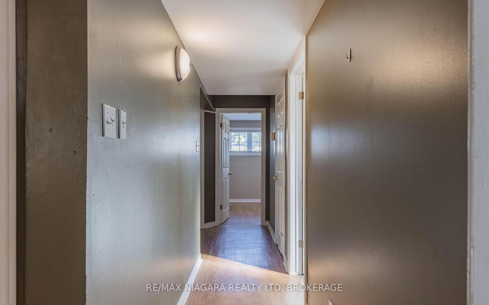 LOWER - 138 Carlton Street, St. Catharines, ON — photo 3