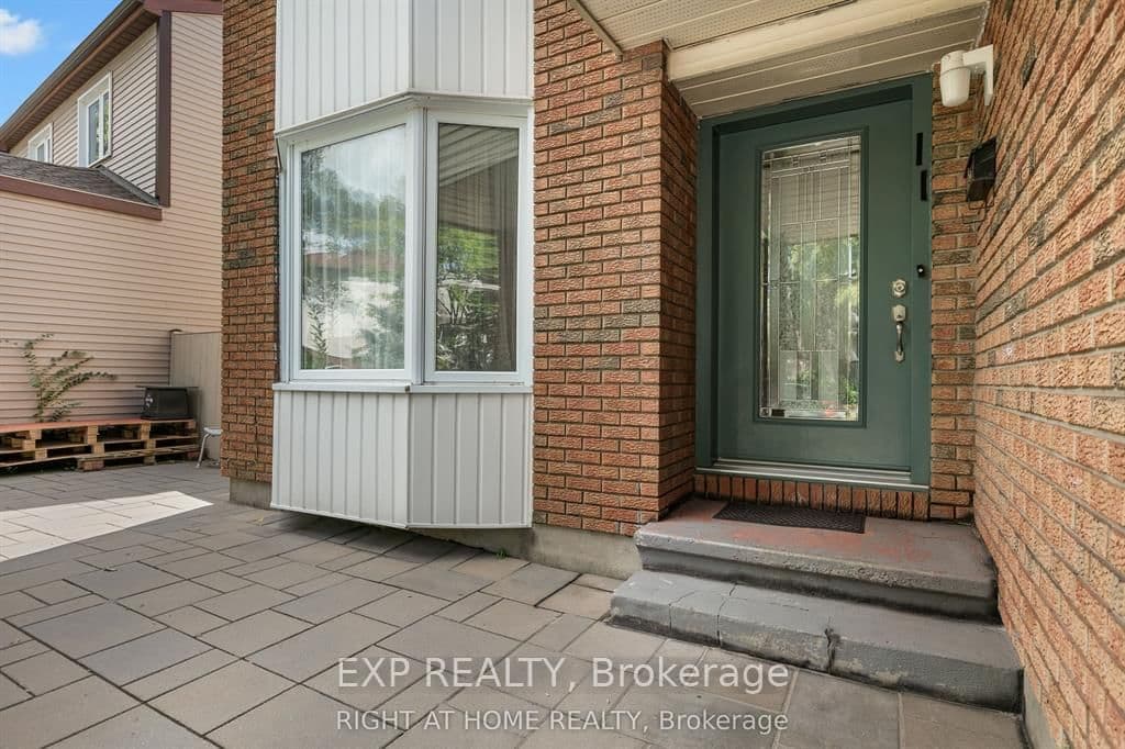 3142 Dumaurier Avenue, Ottawa, ON — photo 3