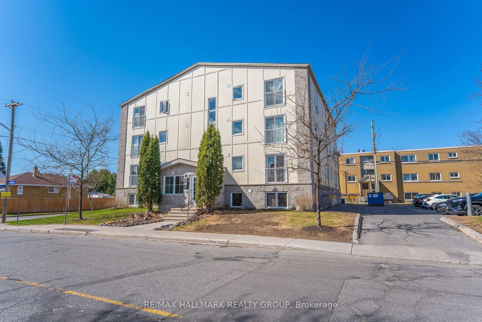 401 - 646 Cummings Avenue, Ottawa, ON — photo 2