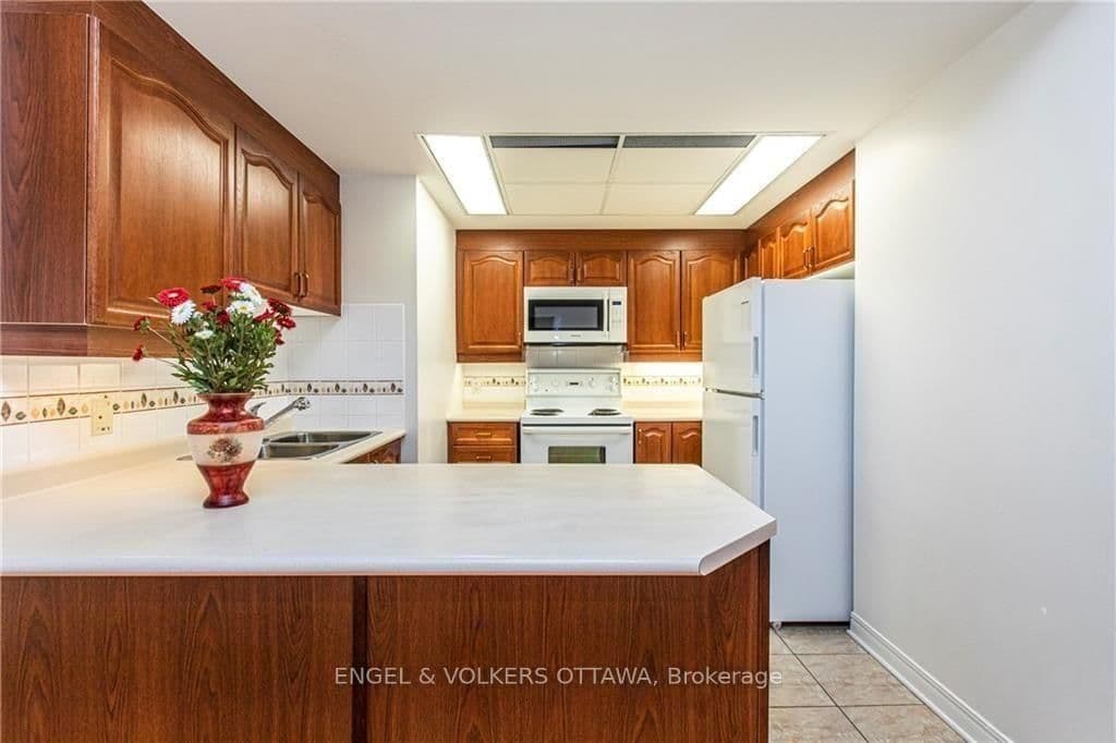 602 - 134 York Street, Ottawa, ON — photo 3