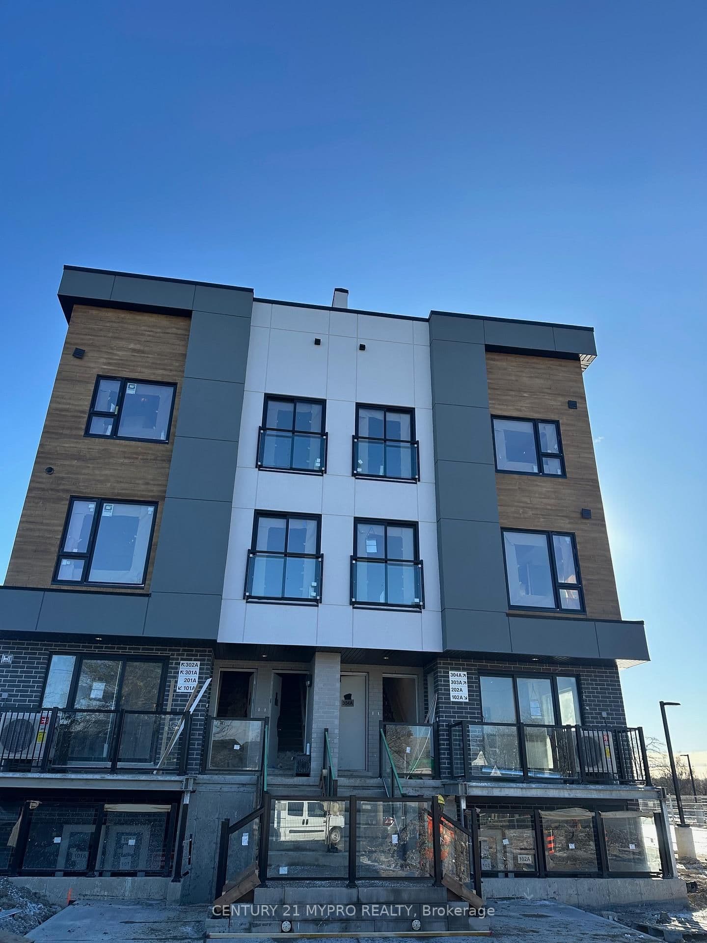 102A - 16 Melbourne Avenue, St. Catharines, ON