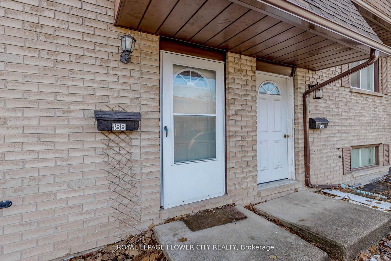188 - 195 Denistoun Street, Welland, ON — photo 2