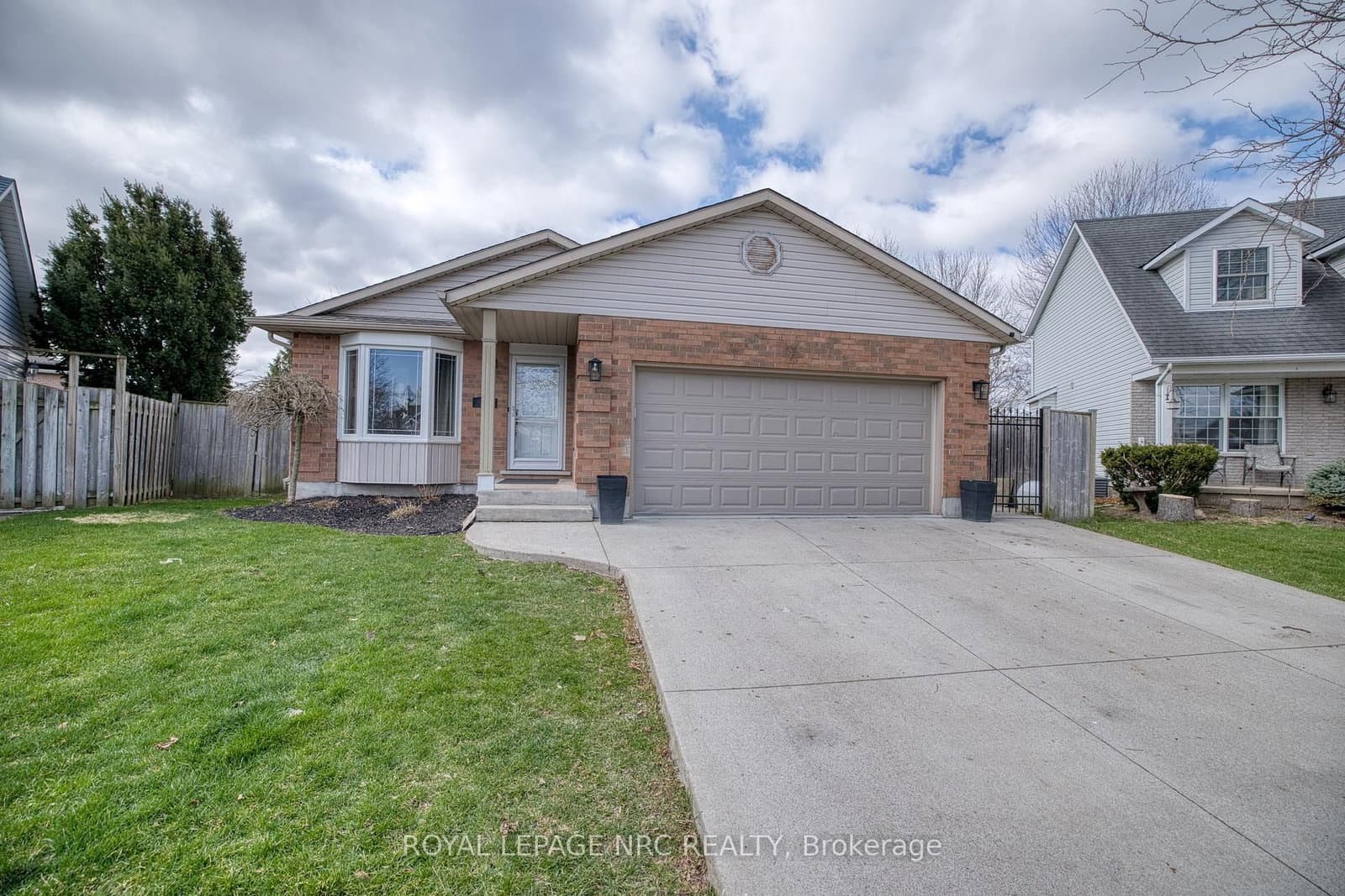 16 Leonard Drive, St. Catharines, ON