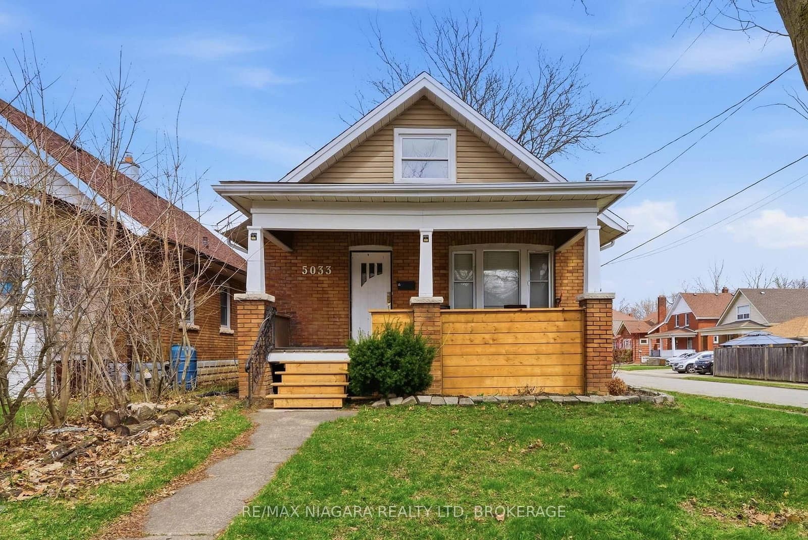 5033 Willmott Street, Niagara Falls, ON